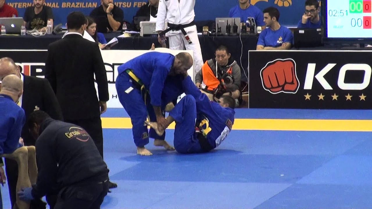 Cicero Costha vs Rogerio Cristo Master 2 Black belt Light Final IBJJF European 2014 backdrop