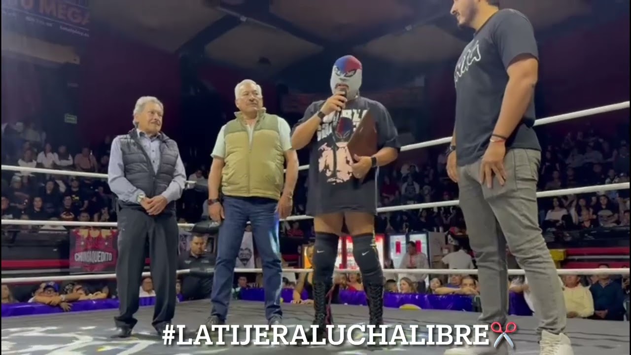 Fuerza Guerrera recibe homenaje de IWRG: Gracias al público que nos hace background