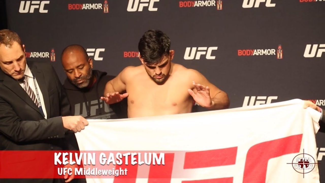 UFC 244: Kelvin Gastelum appears to lean on coach to make weight background