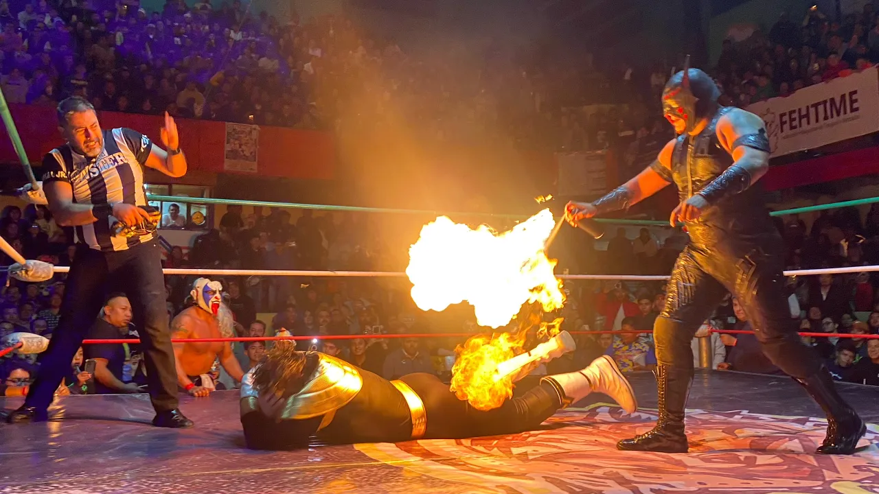 Lucha estelar Psycho Clown y El Fiscal Vs Hijo de Dr. Wagner y Abismo Negro Jr con Max Proad background
