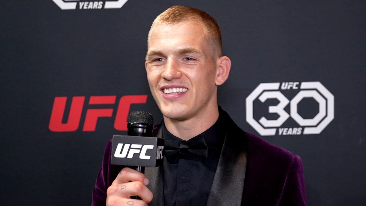 Ian Machado Garry: "Vou ao Brasil para mergulhar fundo na cultura brasileira" | UFC Charlotte backdrop
