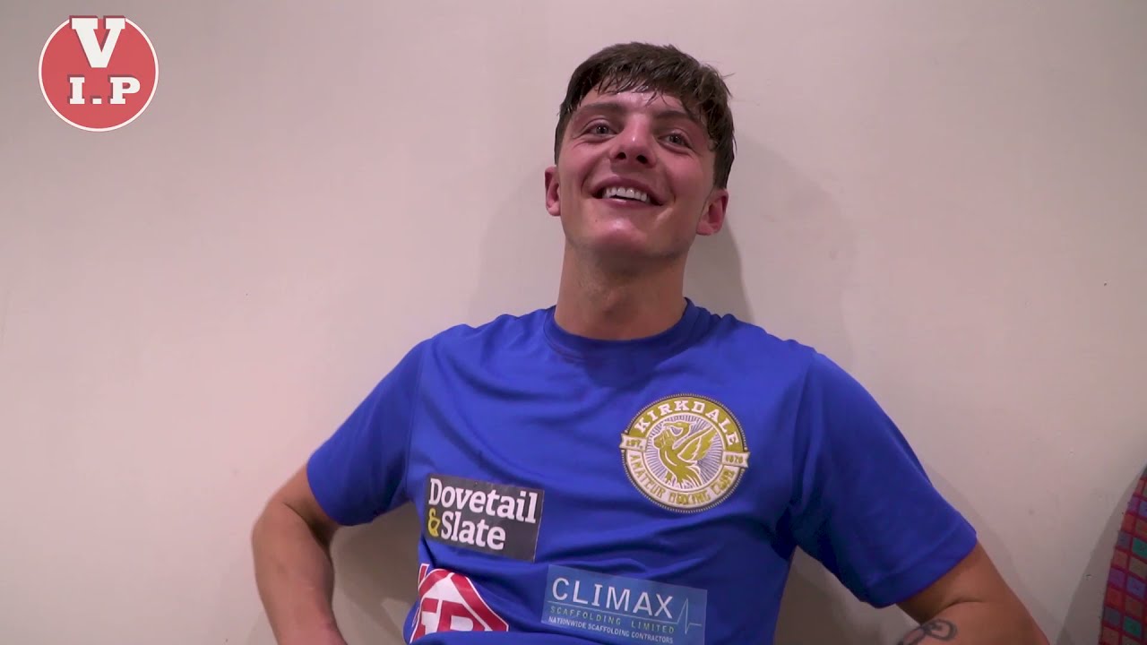 Sean Arkwright regains his title as the boxer with biggest smile while picking up win No 2. background