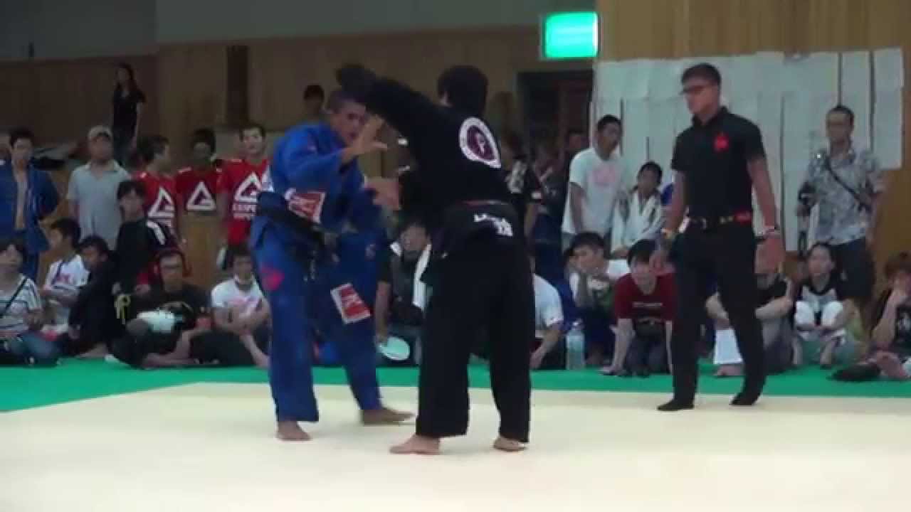Yoski Suto vs Hirokazu Takamoto / DUMAU KANSAI 2014 background
