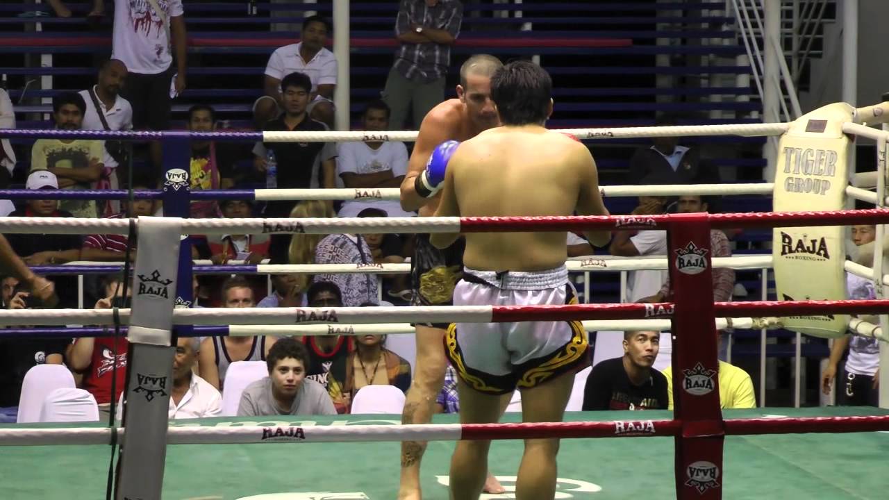Jacky (Sinbi Muay Thai) from Hong Kong TKO's Fighter from England background