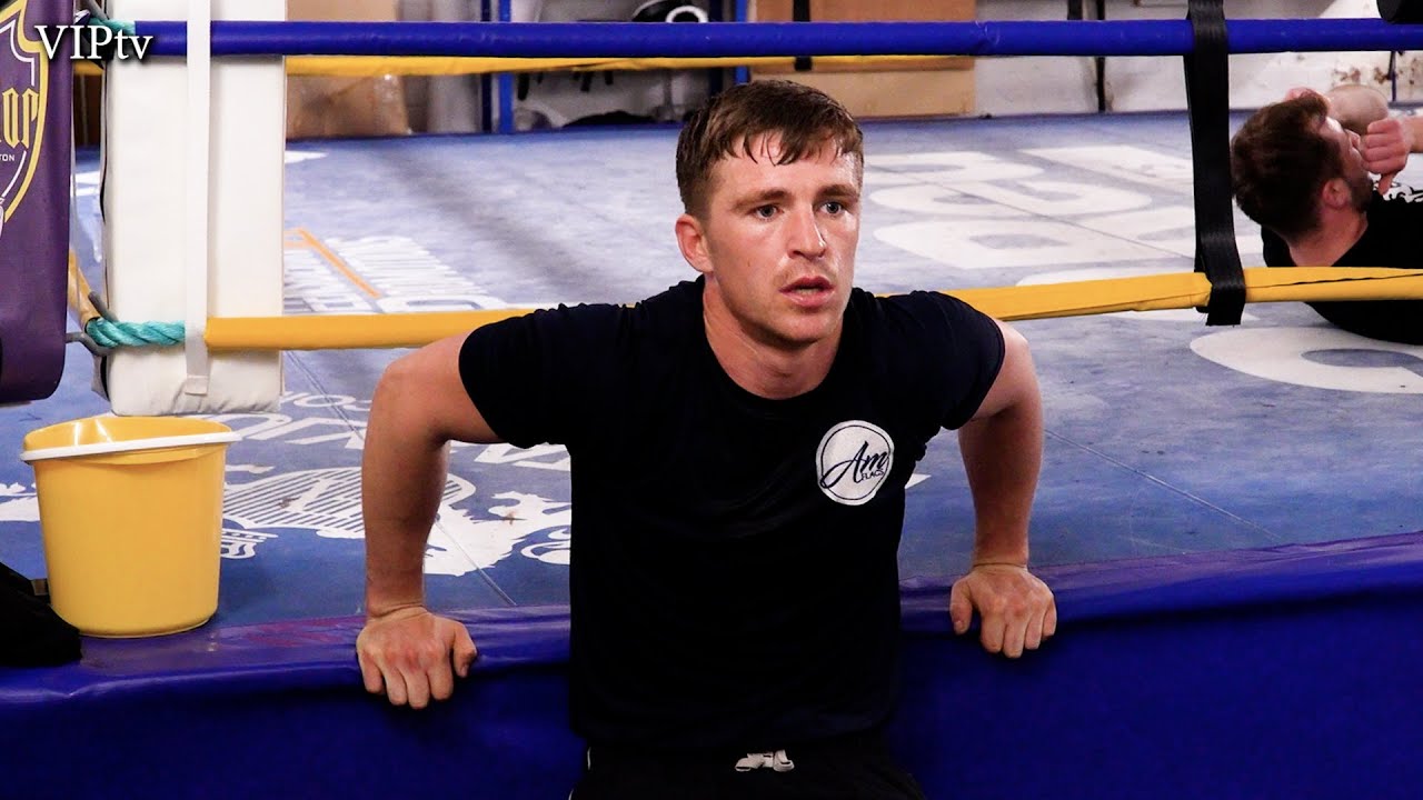 Reece Mould tops the bill in his hometown of Doncaster on VIP's May 28th show at the Doncaster Races background
