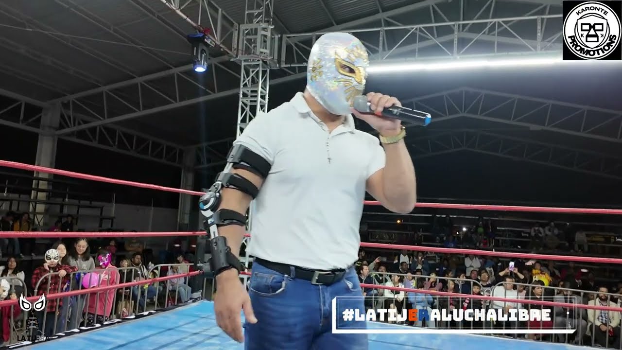 Como profesional, Místico se presenta ante el público de Toluca explicando su ausencia en el ring background