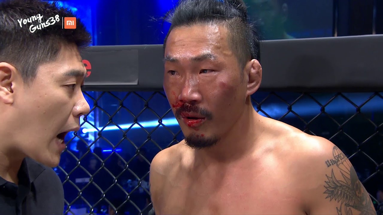 XIAOMI ROAD FC YOUNG GUNS 38 PARK JUNG-KYO(박정교) VS HWANG IN-SU(황인수) background