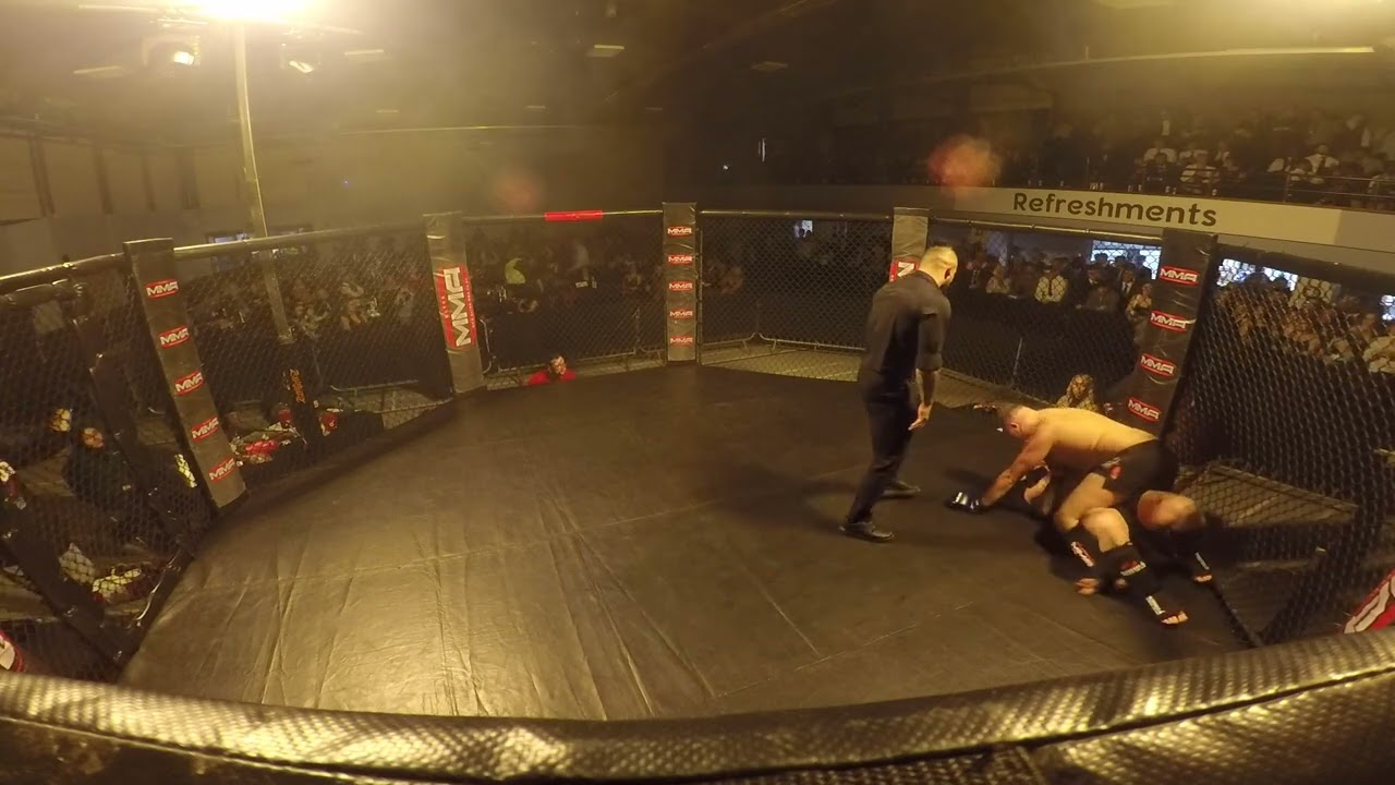 BRISTOL | MMA | ALEX GIDDINGS VS ADAM TIPPETT background