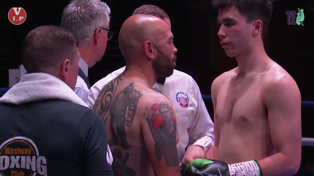 Ryan Dickens v Danny Little on VIP's Liverpool show at the Olympia on 15.10.21 background