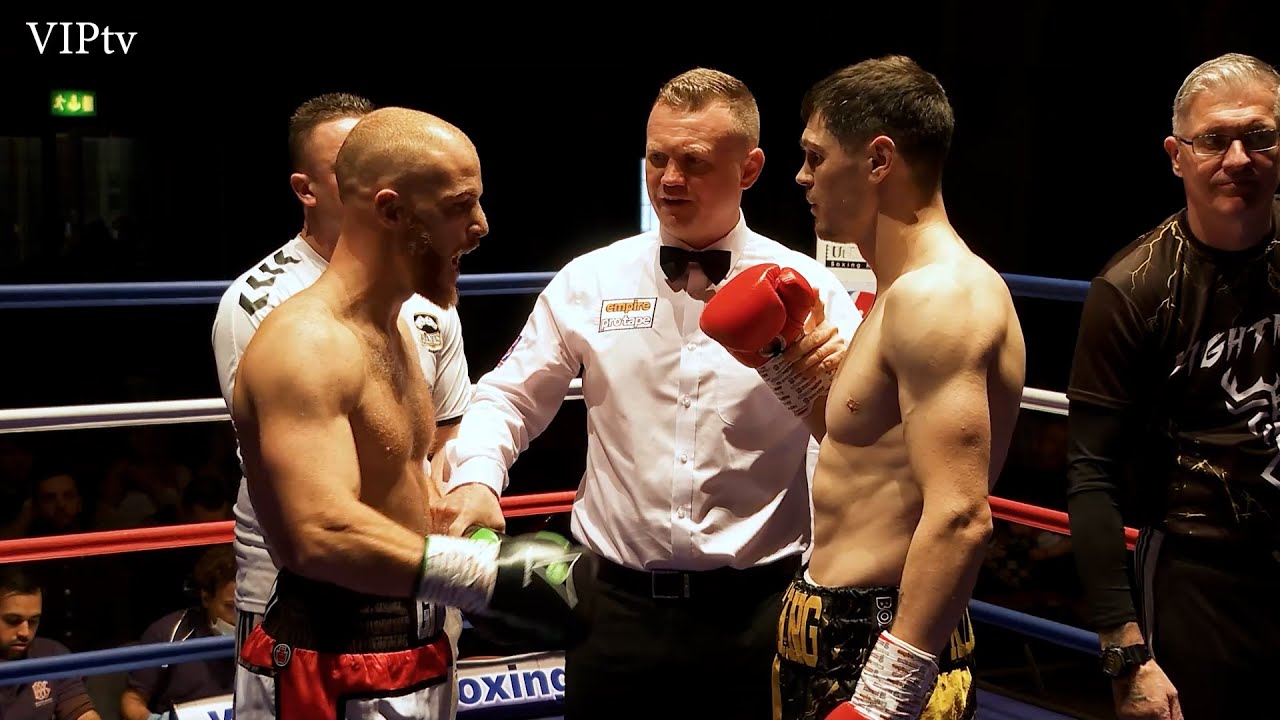 Evaldas Korsakas v CJ Wood ai Hull's City Hall on March 20th 2022 background