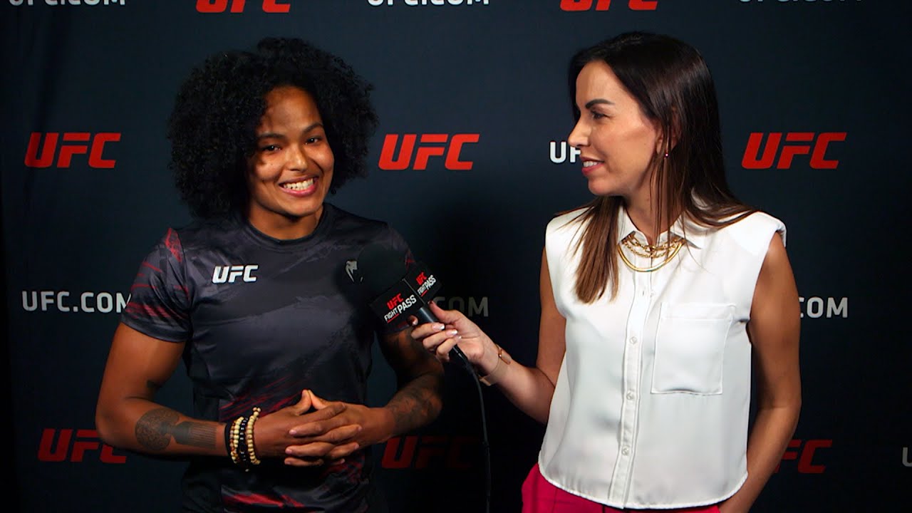 Karine Silva: "Podem esperar uma Karine ainda mais agressiva" | UFC Vegas 74 background