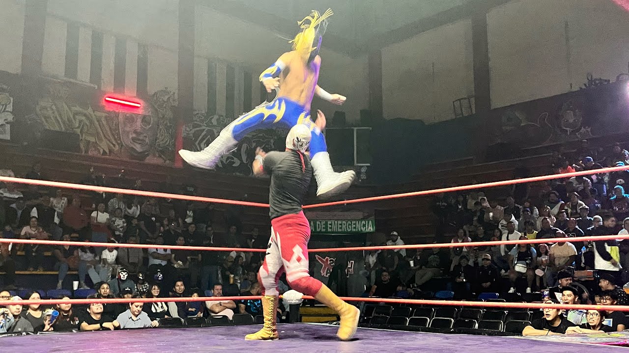 Luna Mágica, Último Caballero y Death Magic Vs Estrellita Mágica, Golden Power y background
