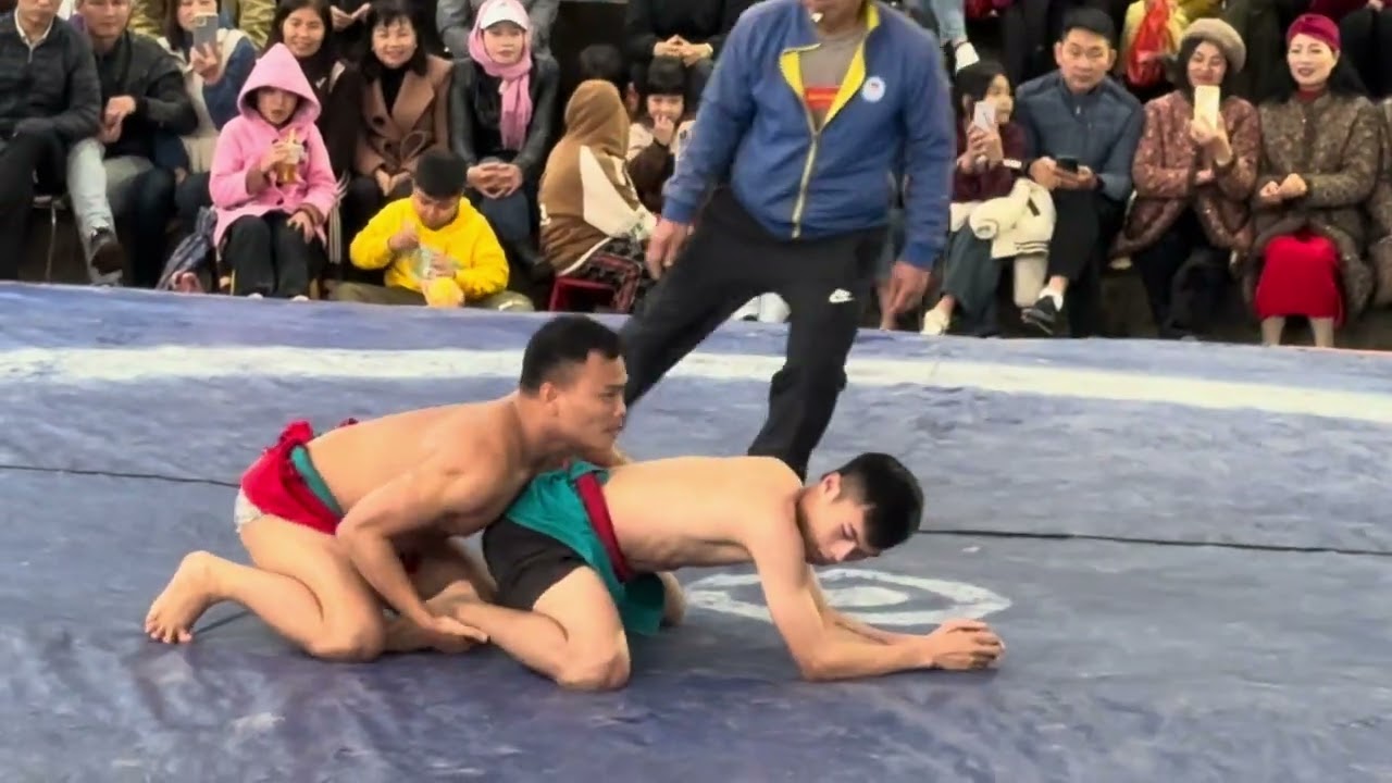 Trận giải ba Sới vật Đông Lao Đông La. Wrestling Việt Nam
