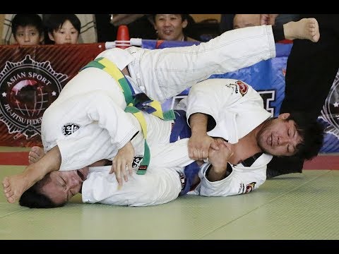 Masato Uchishiba vs Natsuki Sano 内柴正人vs佐野夏輝 background