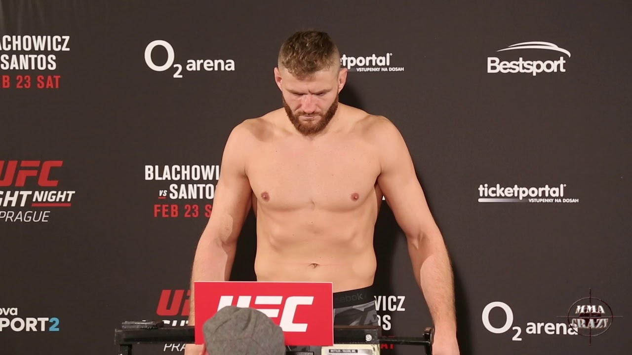 UFC Fight Night Prague Jan Blachowicz & Thiago Santos both weigh in background