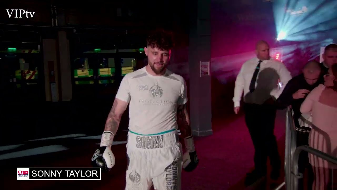 Sonny Taylor v Ossie Jervier at VIP's Doncaster Races show on 8.10.22 background