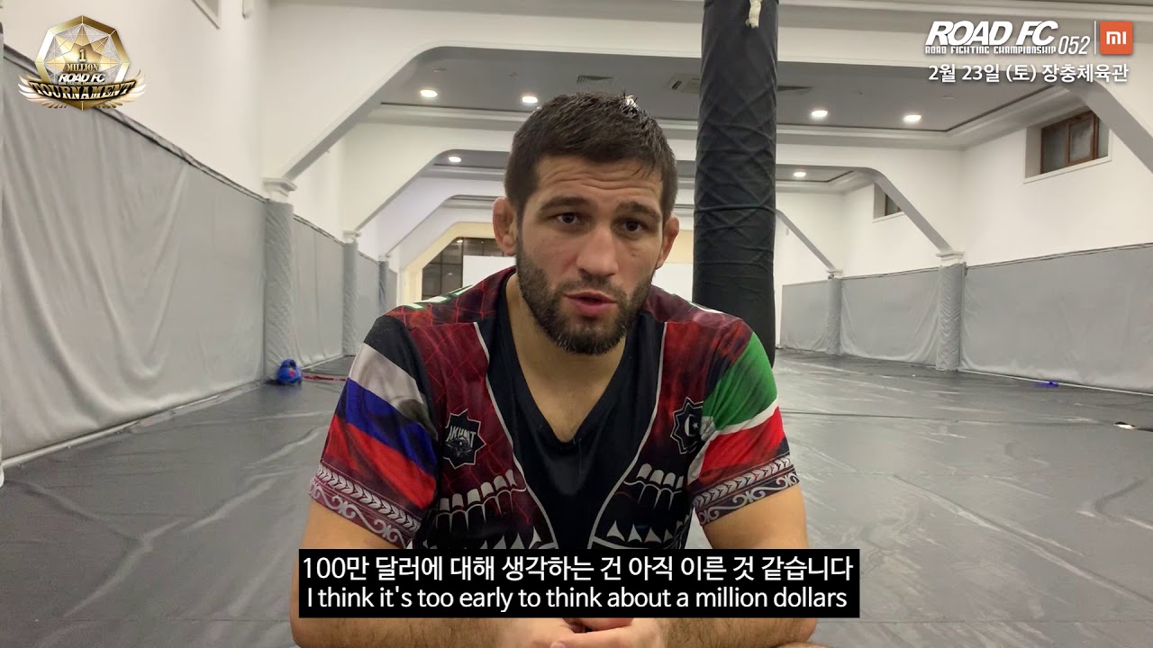 '하빕 사촌형' 샤밀 자브로프 "권아솔? 안중에도 없다" XIAOMI ROAD FC 052 background