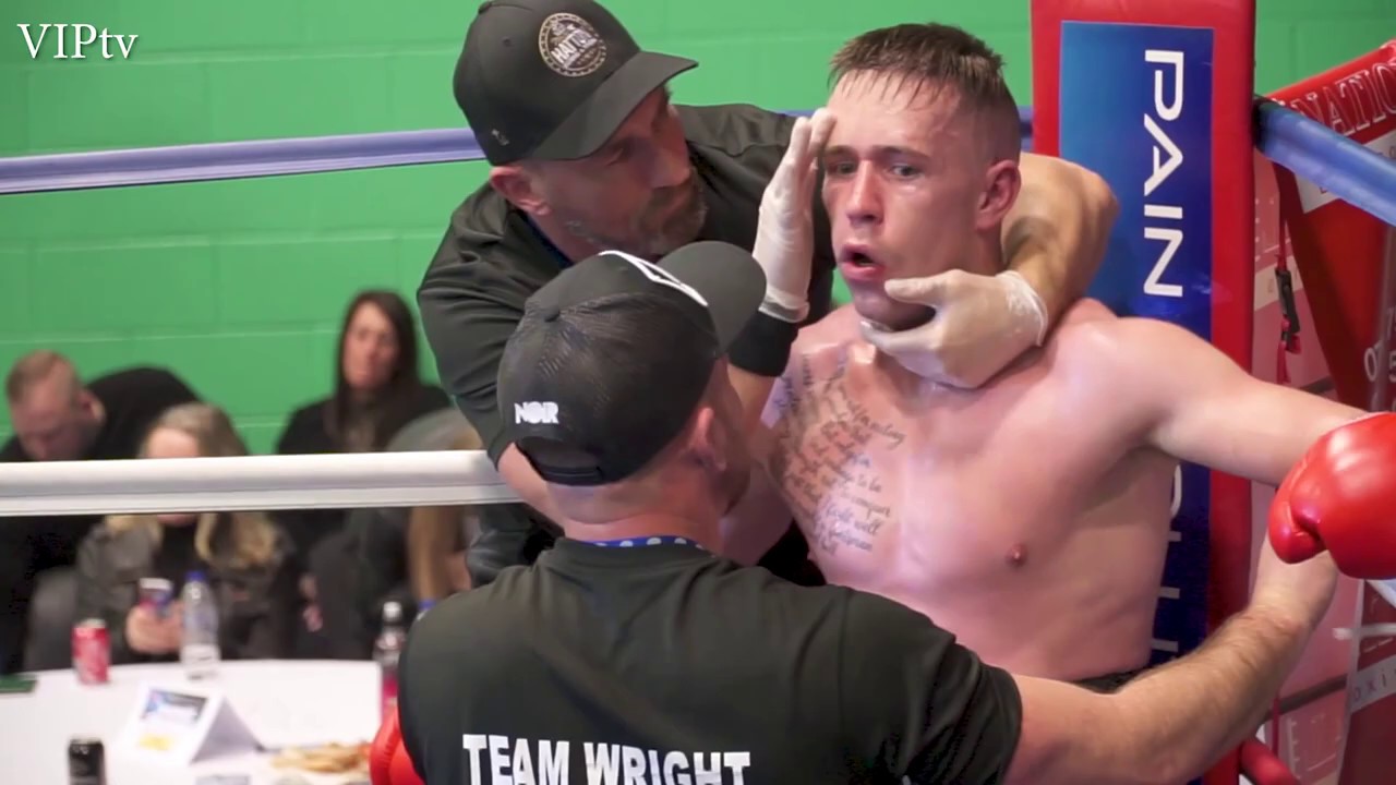 Anton Wright v Lewis van Poetsch on 2.3.2019 in Irlam, Manchester
