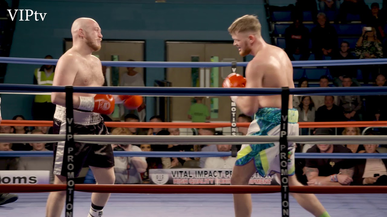 Jack Kilgannon v Lewis van Poetsch 6 10 2018 at Oldham Leisure Centre background
