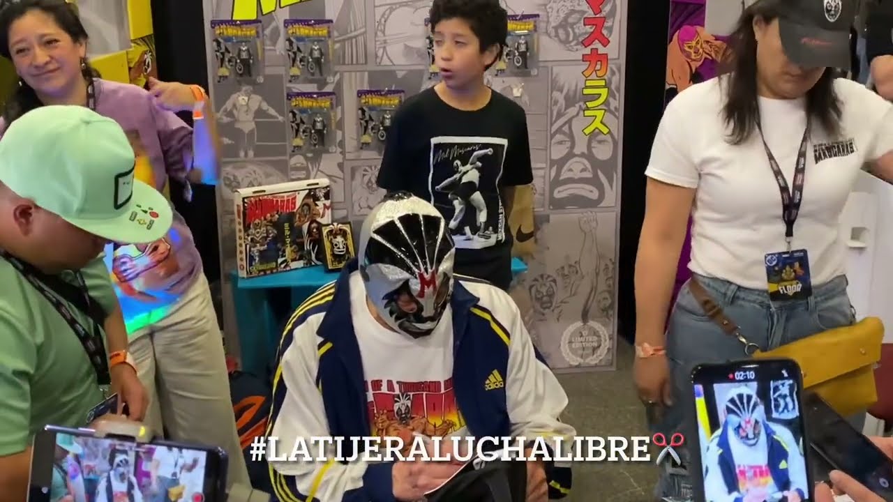 Locura para ver a Mil Máscaras en La Mole Convention, Mr. Personalidad ya llegó❗️❗️❗️ background