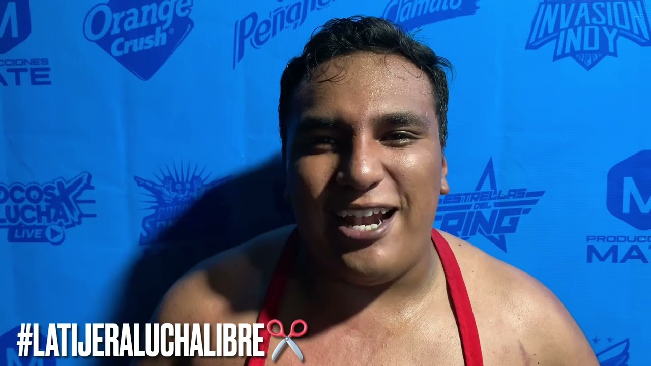 Taquero Maldito Jr. Hay un personaje diferente, pero hay un luchador preparado detrás de él background