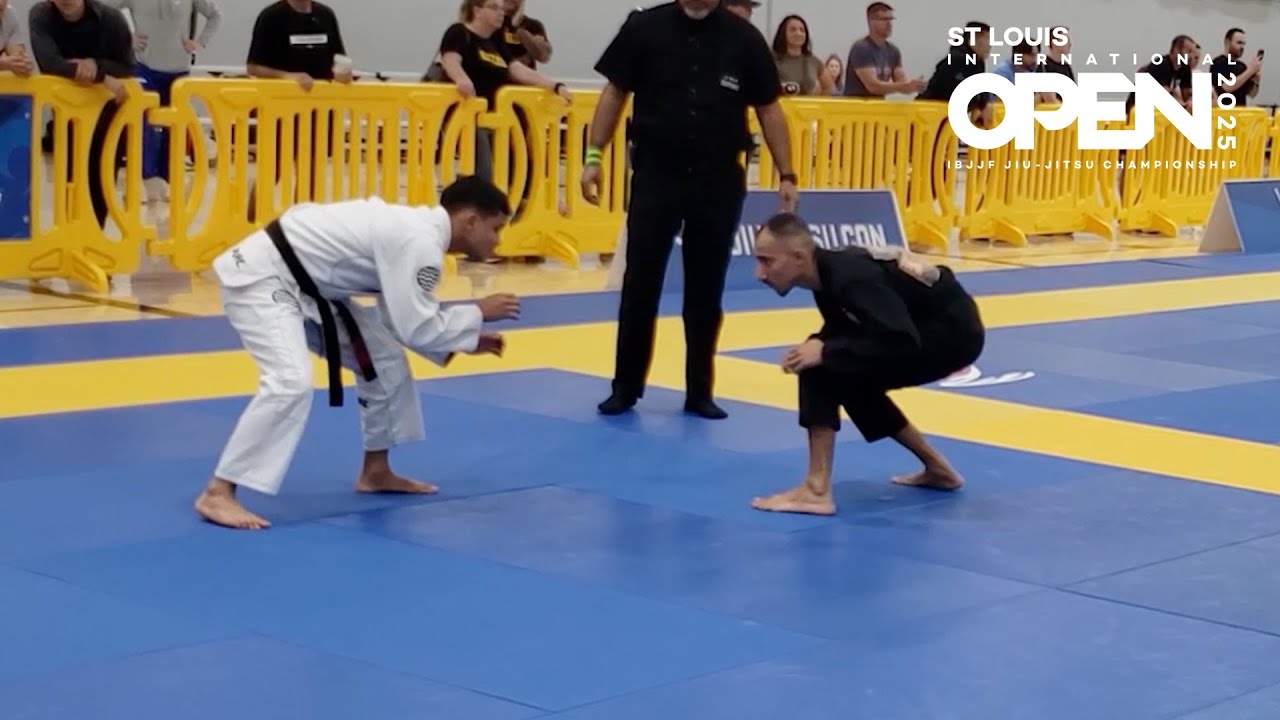 Everton Souza vs Carlos Silva / St Louis Open 2025 background