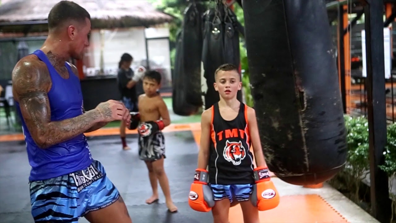 Nieky Holzken Family Training backdrop