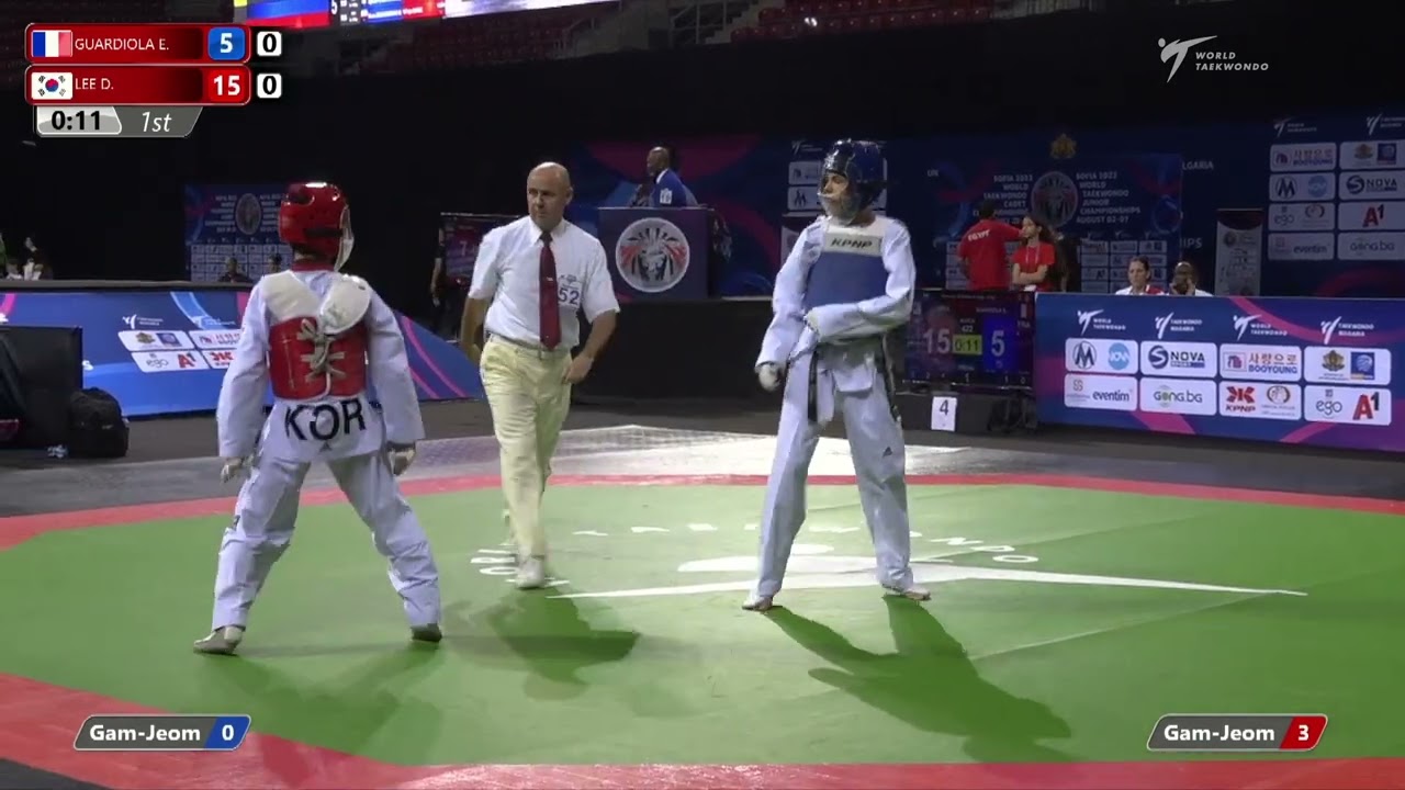 422 Round of 16 Boys 41kg FRA GUARDIOLA Eliot KOR LEE Donggun