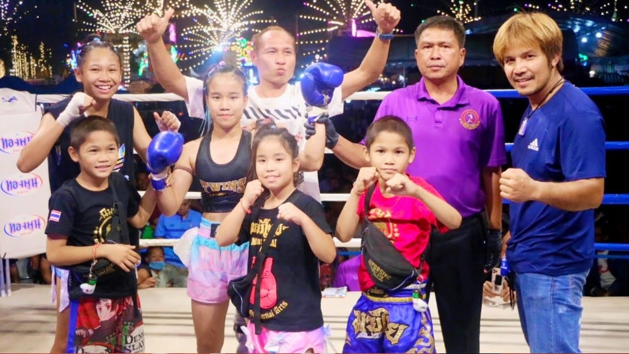 คุยกันหลังชกจ้าレミナとビューティー試合翌日!!REMINA&Beauty The day after the fight! backdrop