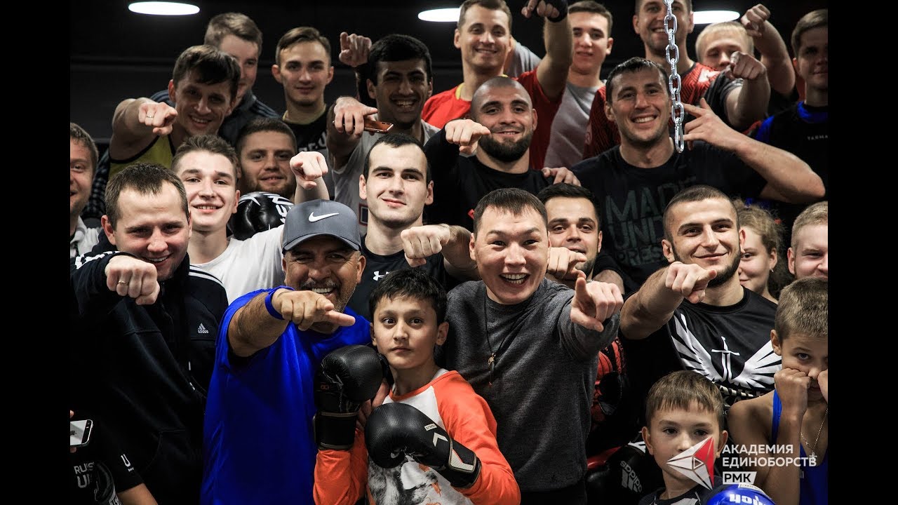Руслан Проводников читает "Хулигана" Валентина Гафта | 10.11.2018 | RCC Boxing Promotions background