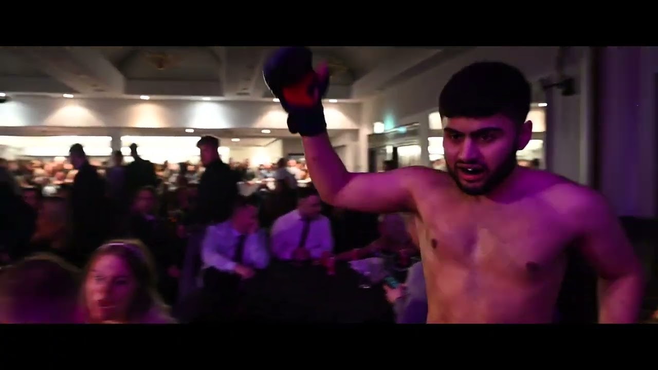 ULTRA MMA GLASGOW 201122 FIGHT 12 ROSS WATTY WATT VS THE TANDOORI CONNOISSEUR background