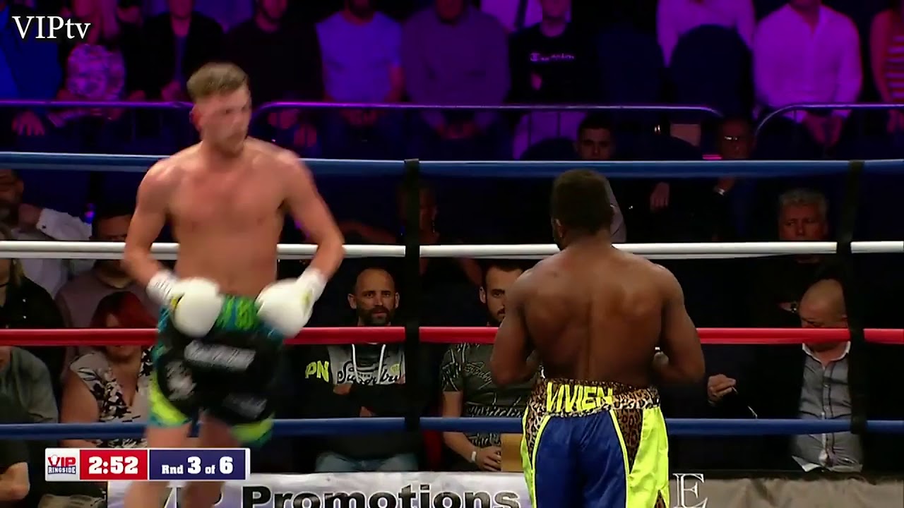 Jack Kilgannon v Serge Ambomo at Bolton on 11.5.2019 background