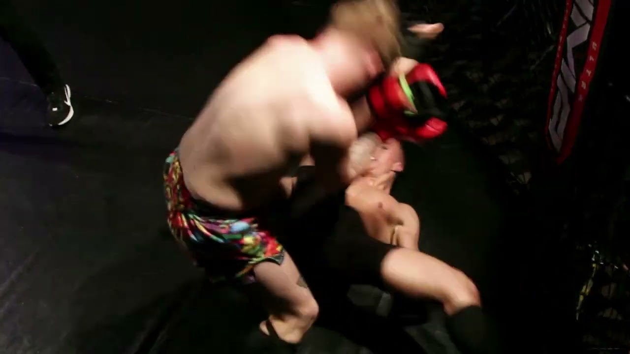 ULTRA MMA GLASGOW 201122 FIGHT 14 CONNOR THE CROOKY MONSTER CROOKSTON VS JACK MACFARLANE background
