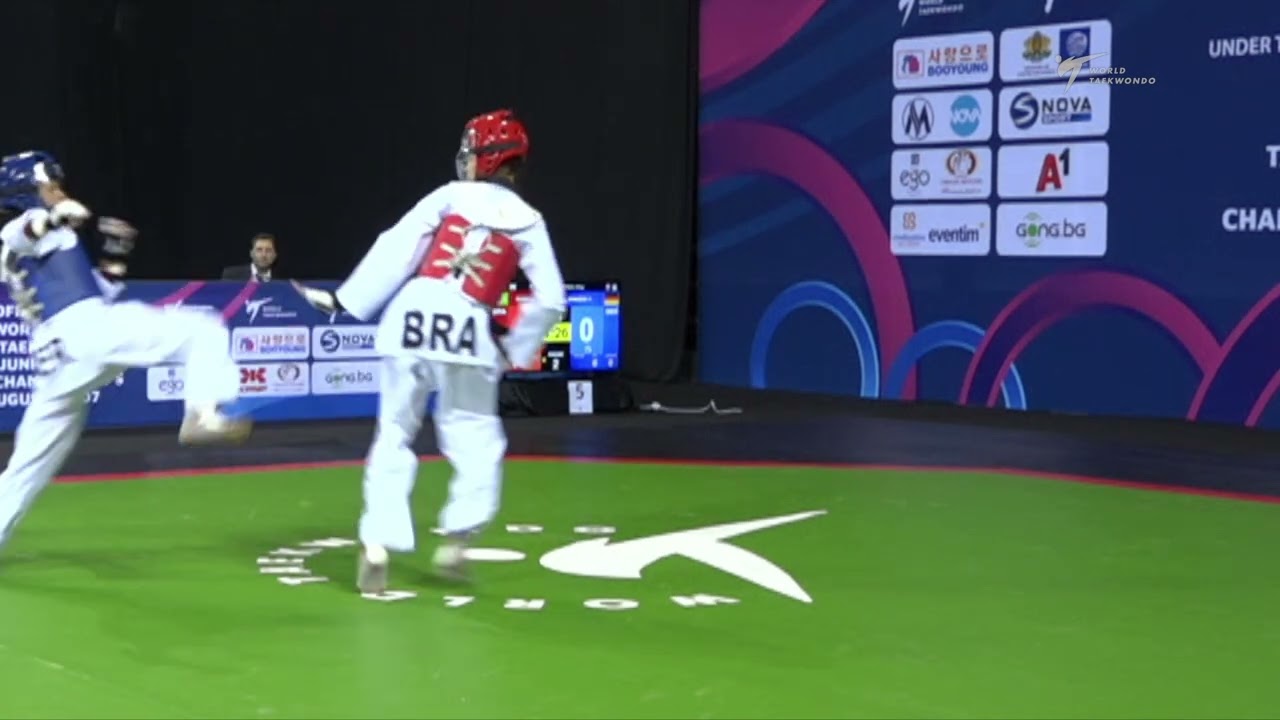 518 R16 Girls 51kg GER HAMZEH Y BRA GIORDANI M L background