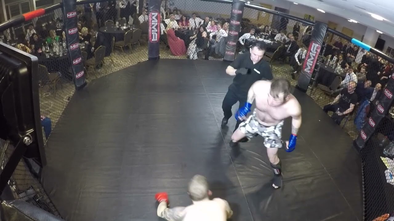 HULL | ULTRA MMA | SYDNEY 'K O' KETTLEY VS STEPHEN 'THE SASQUATCH' GRAY background