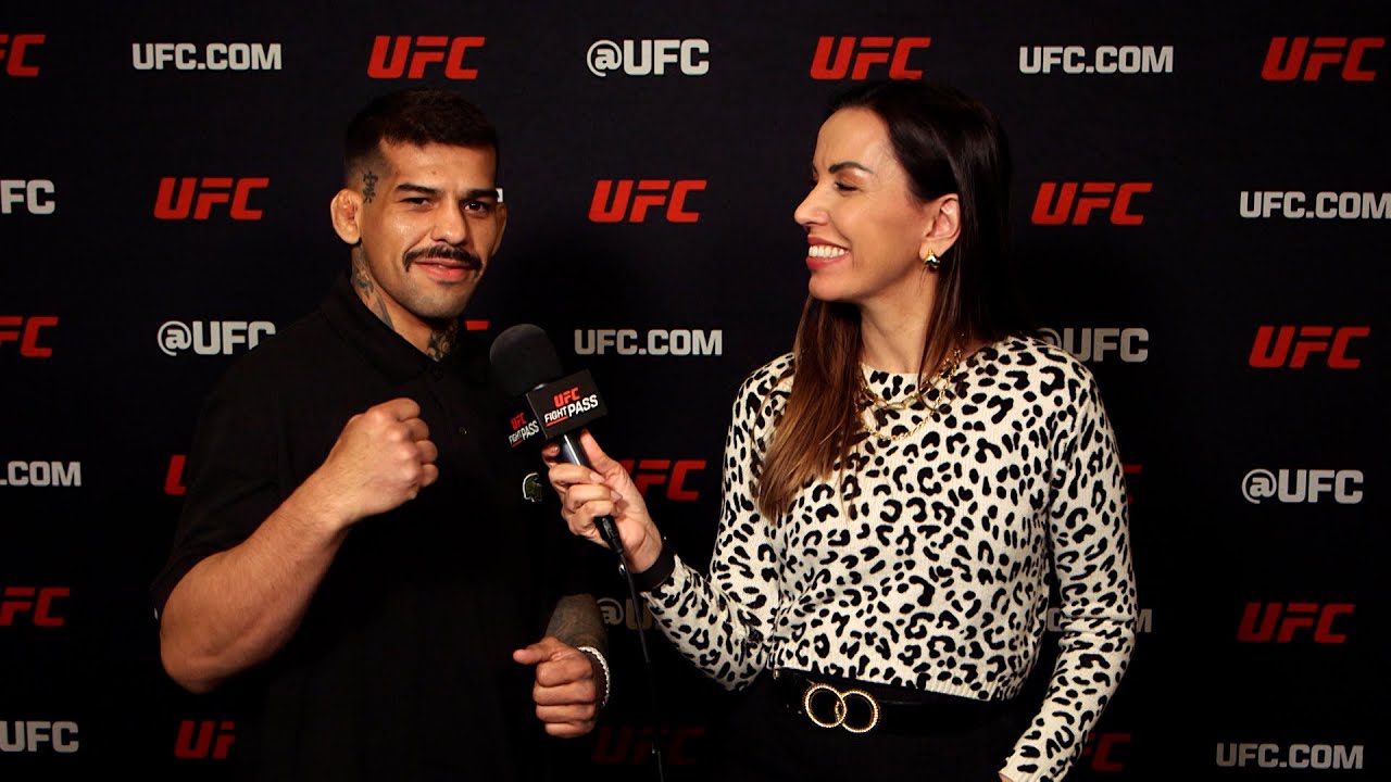 Pedro Falcão projeta desafio diante de Victor Henry no UFC Vegas 105 background