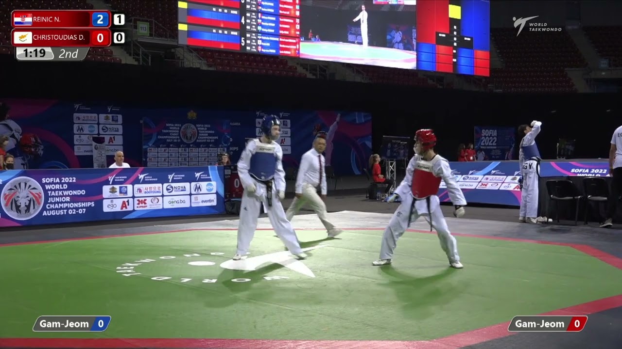 204 R32 Boys 49kg CRO REINIC N CYP CHRISTOUDIAS D background