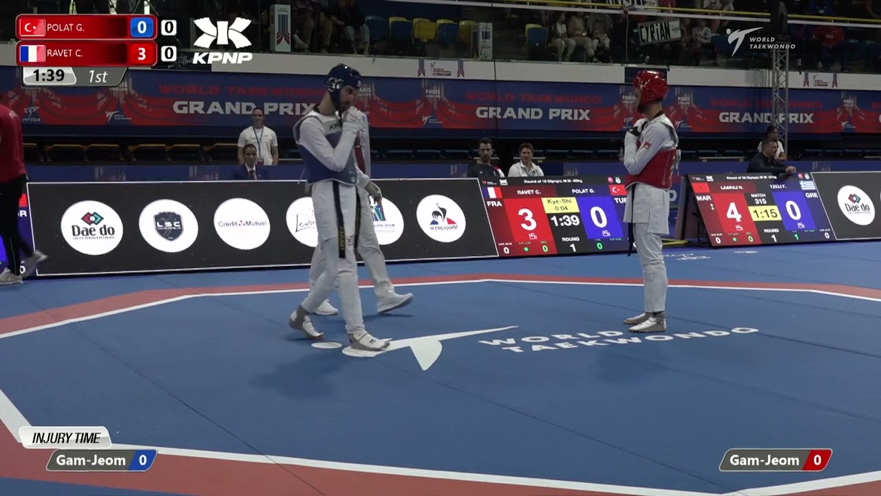 215 R16 M 58kg TUR POLAT Gorkem FRA RAVET Cyrian | Paris 2022 World Taekwondo Grand-Prix (Levallois) background