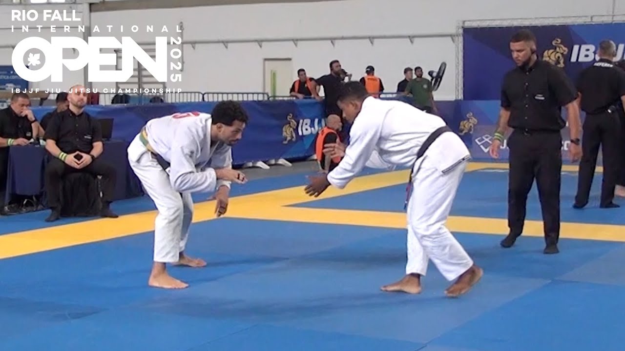 Everton Freitas vs Ian Cardoso / Rio Fall Open 2025 background