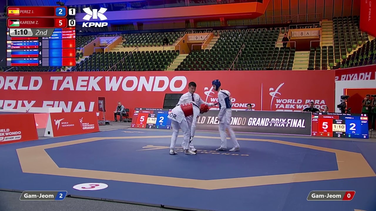 329 Quarter final Men 68kg ESP PEREZ J JOR KAREEM Z background
