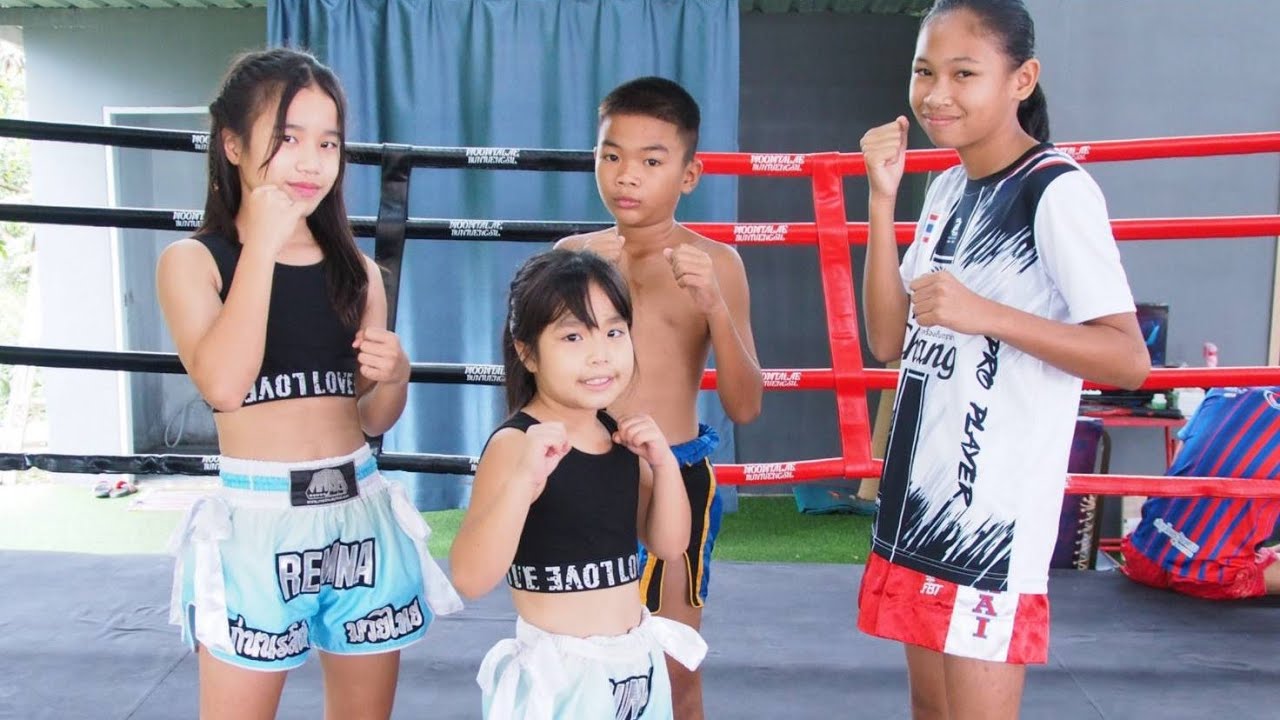 เขากลับมาแล้วเอฟ17Beauty vs F17!Don't cry!!涙×5!!ムエタイMuaythai!スパークリング backdrop