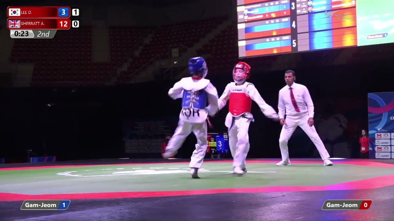 335 SF Boys 41kg KOR LEE D GBR SHERRATT A background