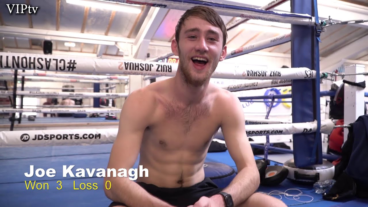 Joe Kavanagh looking strong and eager too get into 50/50 fights. background