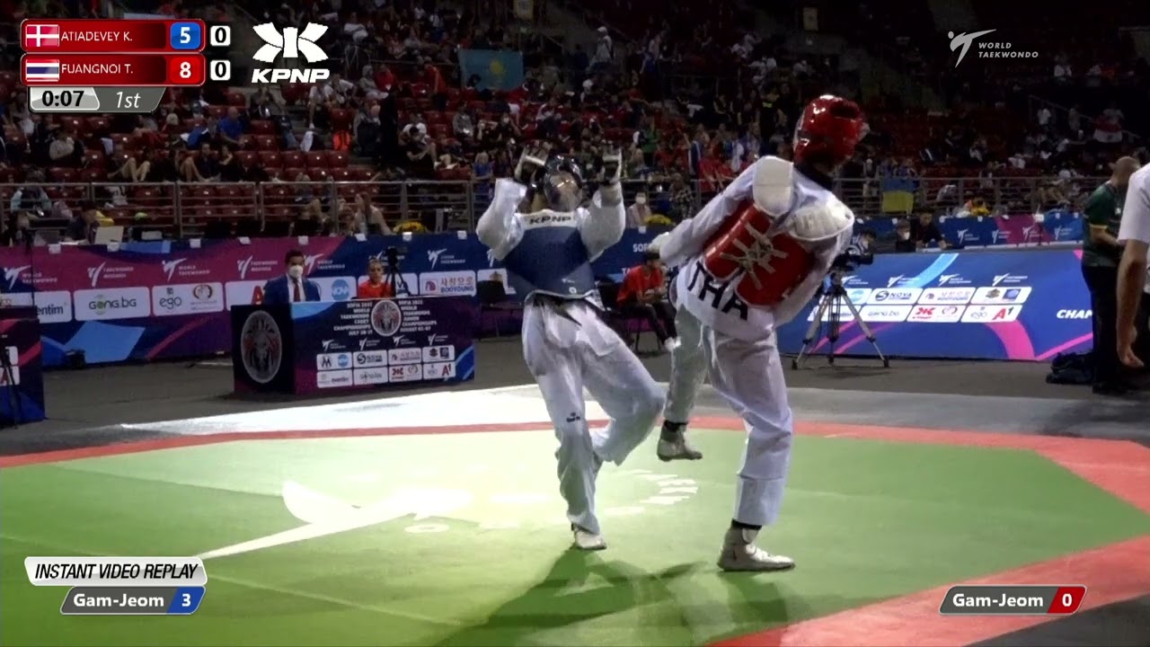 422 R32 Boys 53kg DEN ATIADEVEY K THA FUANGNOI T
