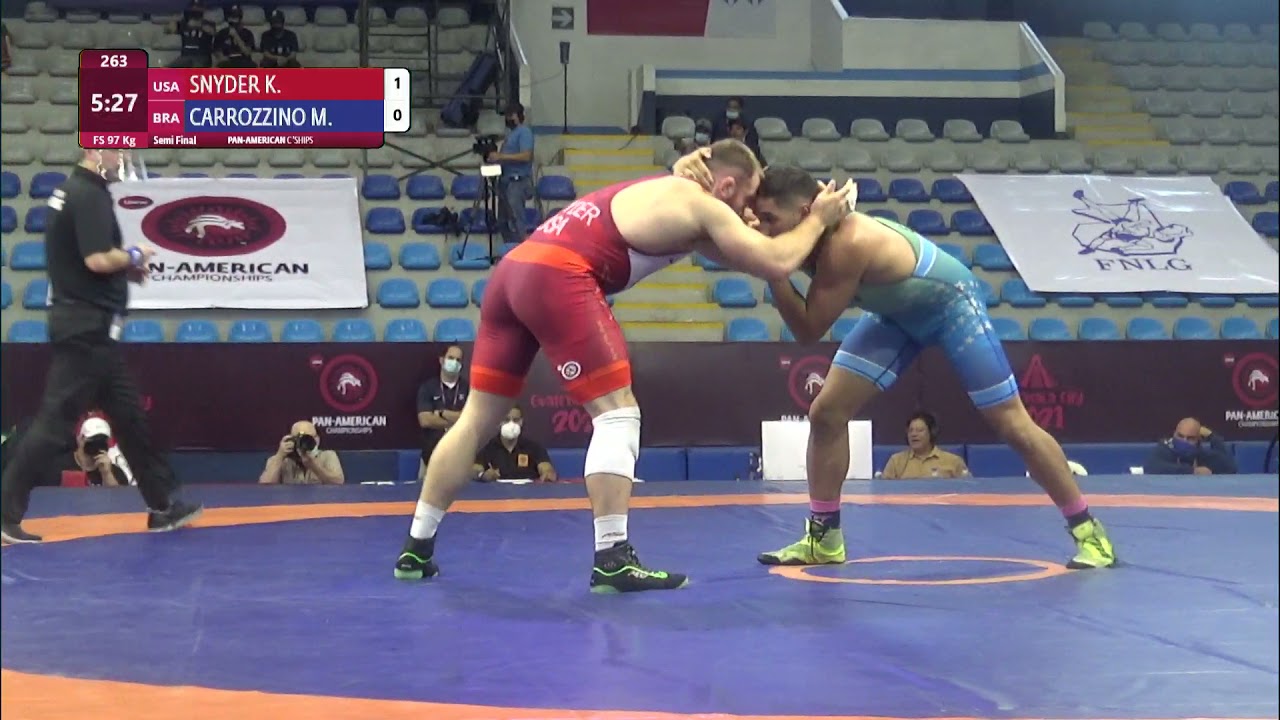 1/2 FS - 97 kg: K. SNYDER (USA) v. M. CARROZZINO (BRA)