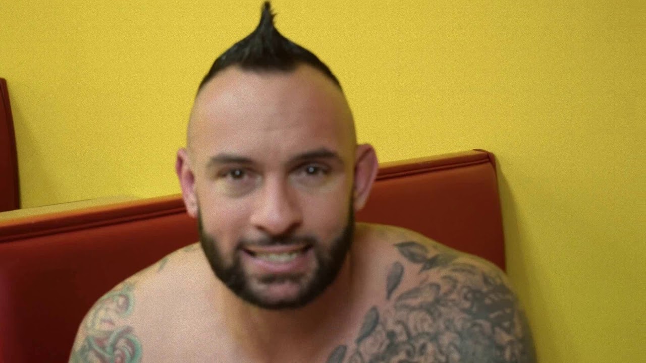 Chris Steeler has a translation for Esse Rios background