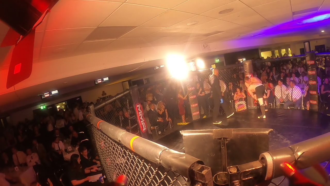 Burton & Derby | Ultra MMA | Tristan Bates VS Zak Winter