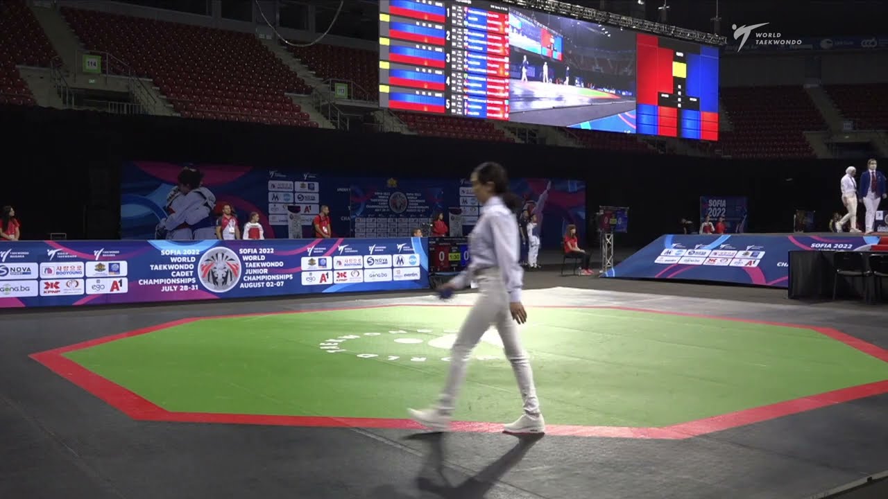 201 R64 Girls 44kg FIN KAARNAKOSKI M SVK ZAGYIOVA N background