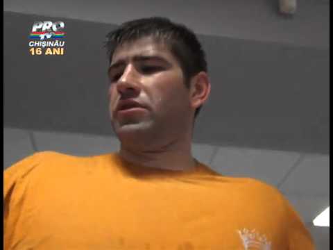Pregatit de testul ucrainean Luptatorul moldovean Maxim Bolotov, invincibil pe ring din 2013, trage background