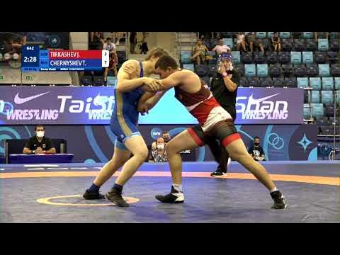 BRONZE GR - 92 kg: J. TIRKASHEV (UZB) v. T. CHERNYSHEV (RUS) background